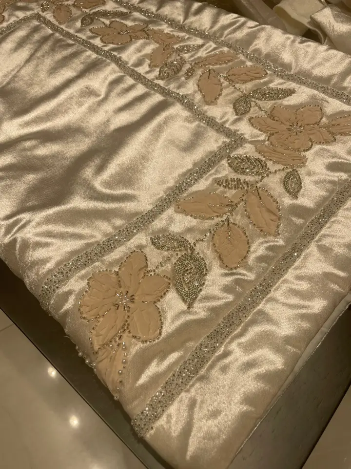 Perry Velvet Prayer Mat