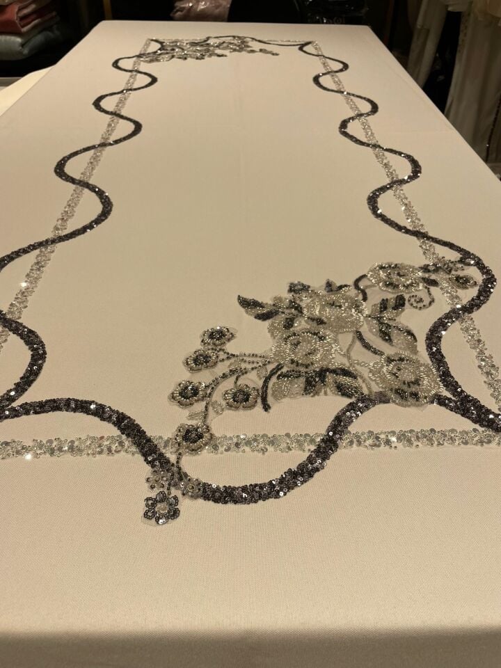 Aurelia Masa Örtüsü