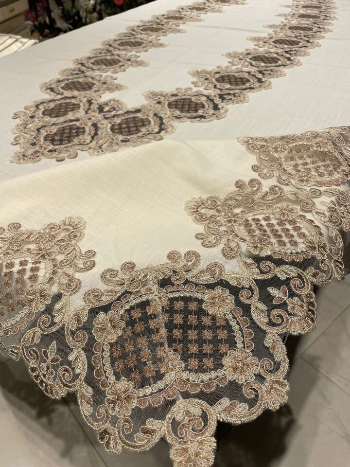 Regalia Cappucino Güpür Masa Örtüsü