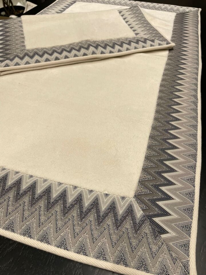 Siyah Zigzag Model Paspas Seti